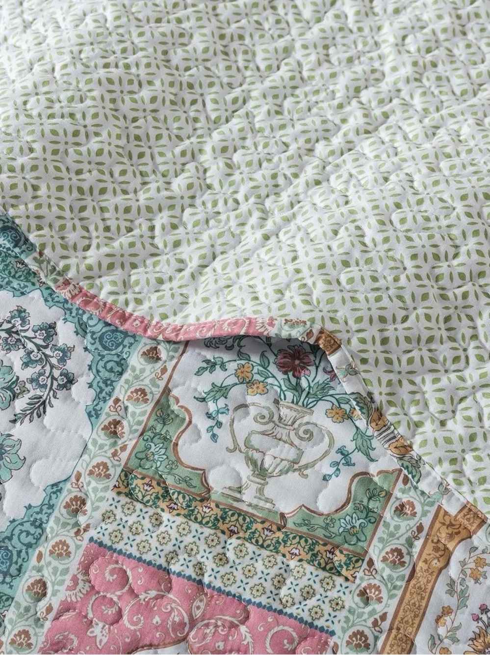 NEW Anthro Multicolor Patchwork Floral Boho Queen / King Bedding Quilt Sham Set